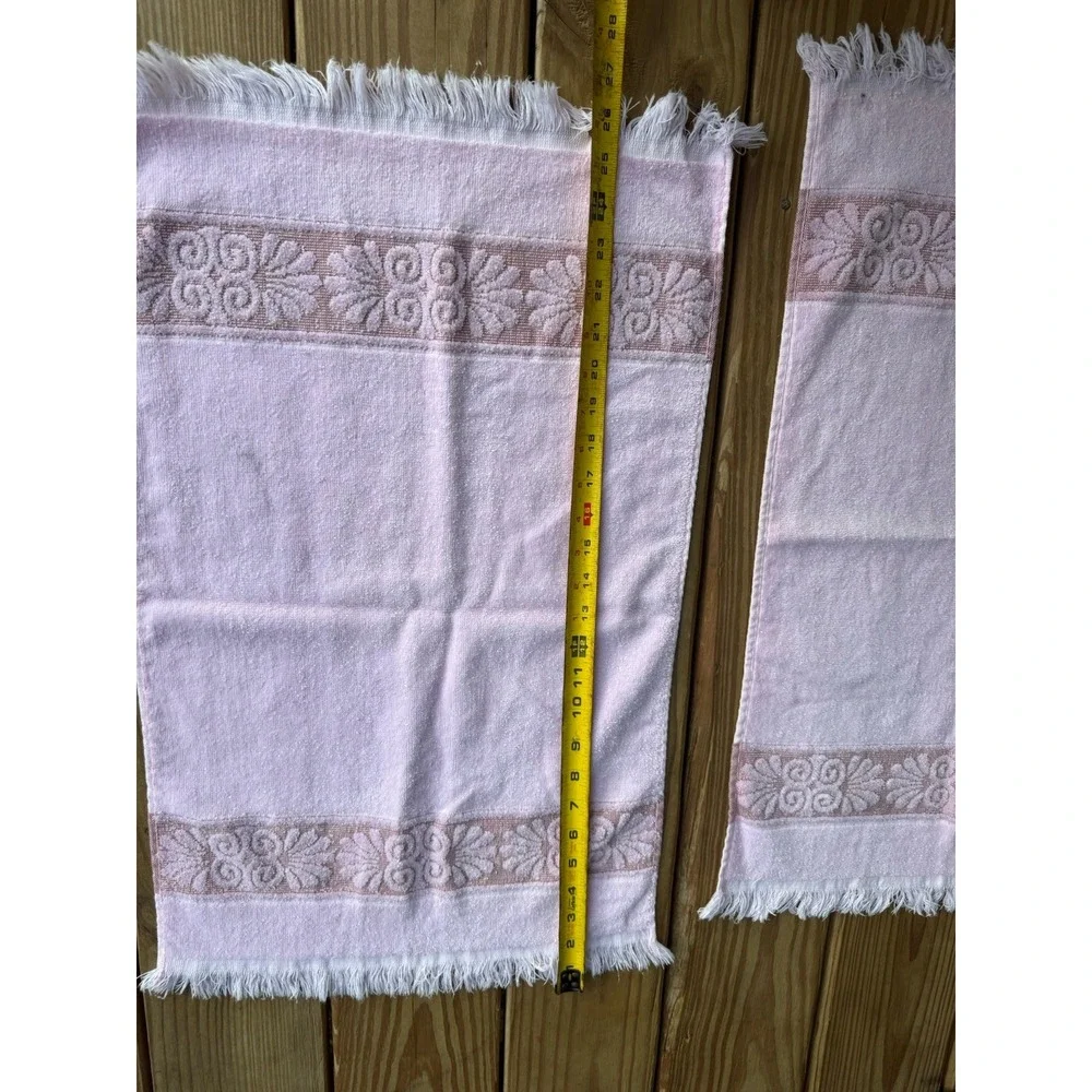 2 Vintage MCM Cannon Monticello Pink Sculpted Hand Towels